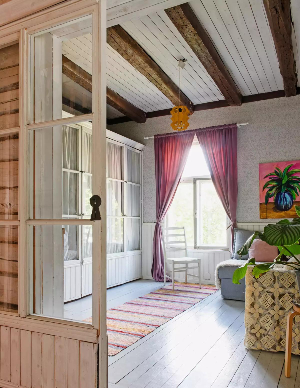 How Simple People Live in Finland: A Teacher Shows Her Home
