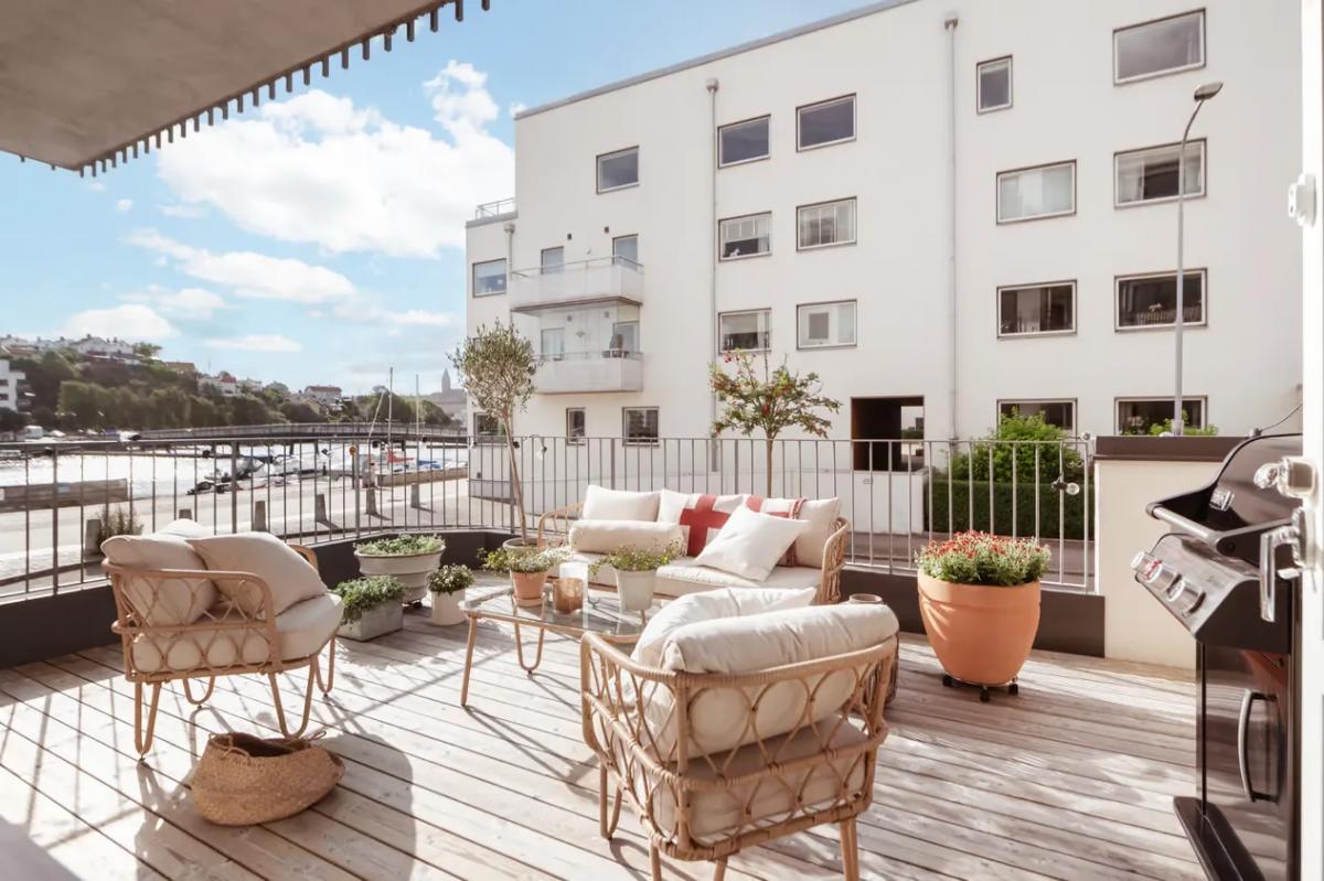 Private outdoor patio in Swedish apartment