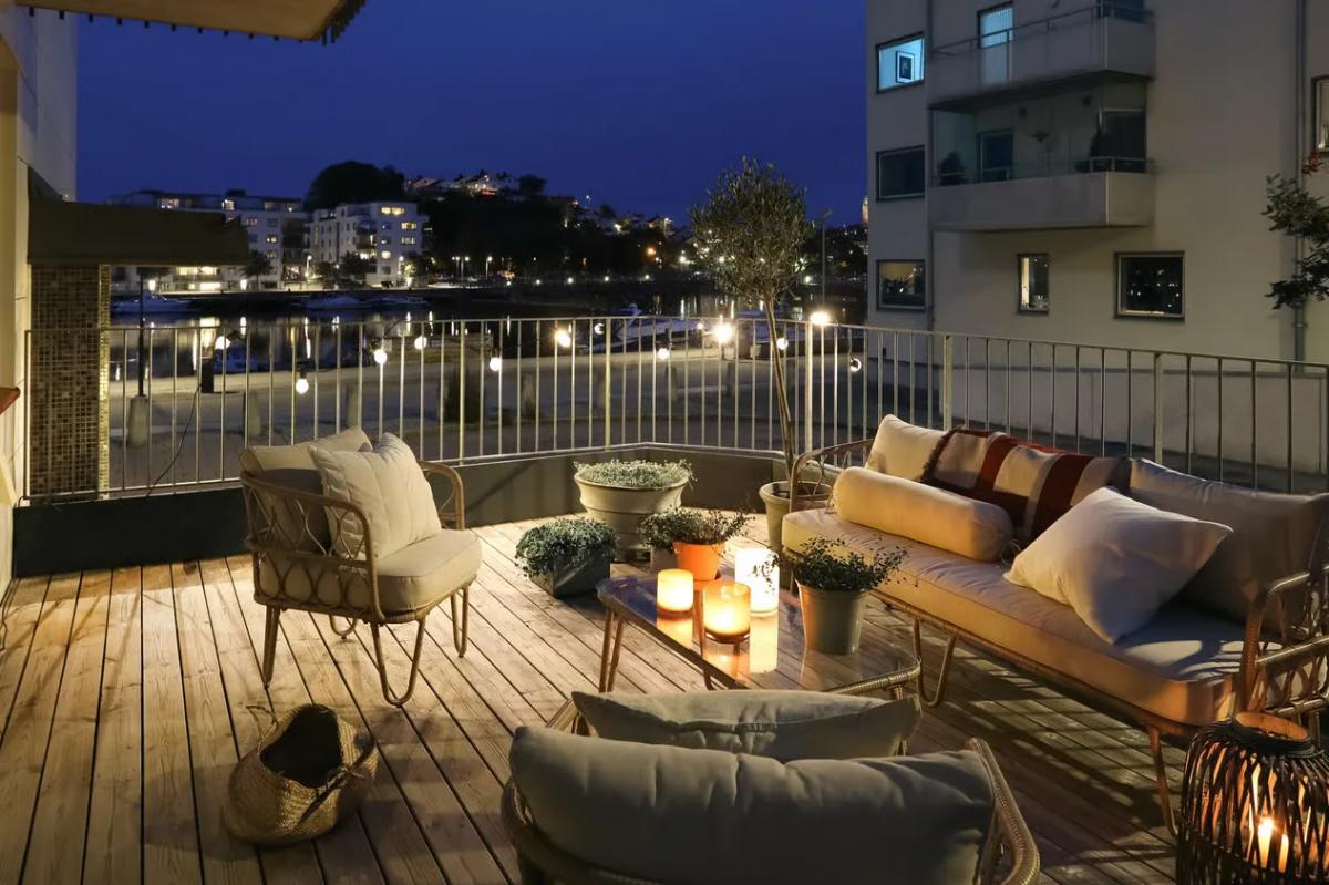 Small Scandinavian apartment with large terrace in Gothenburg