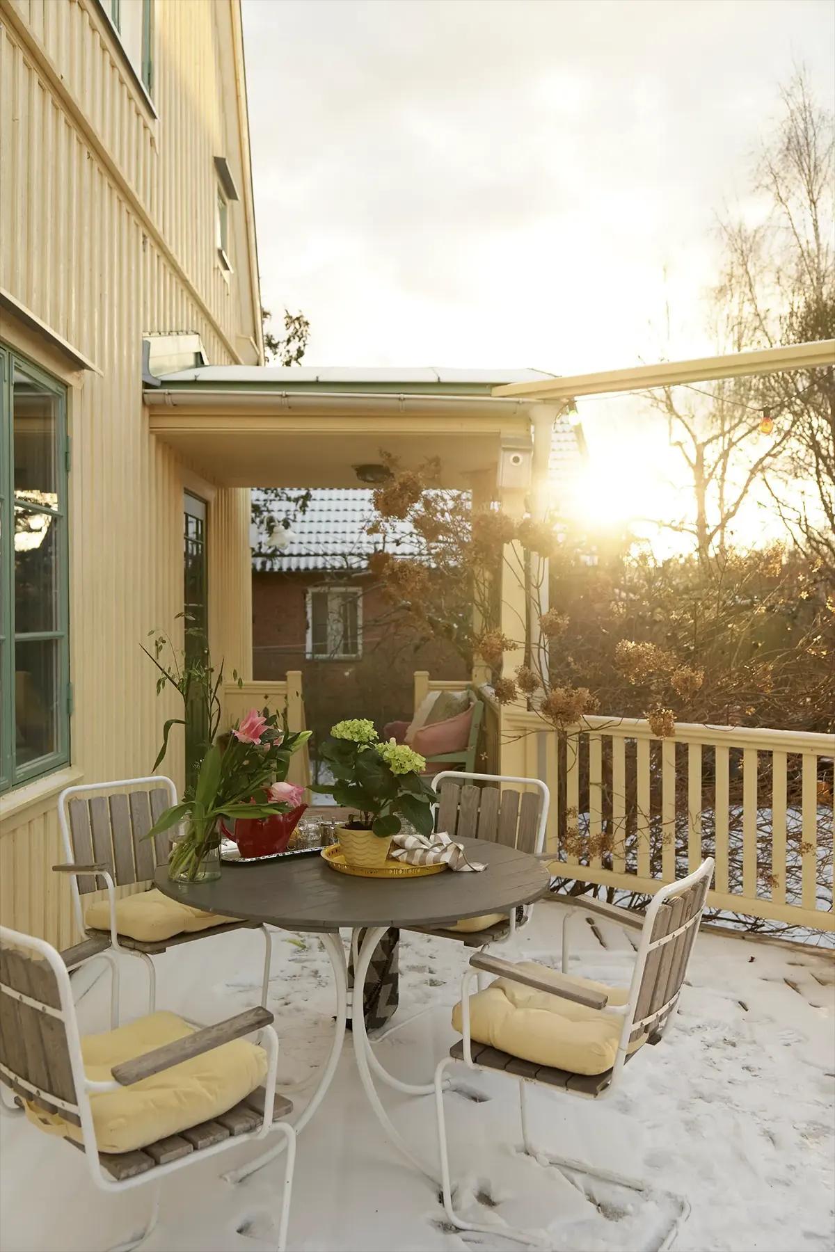 Outdoor terrace