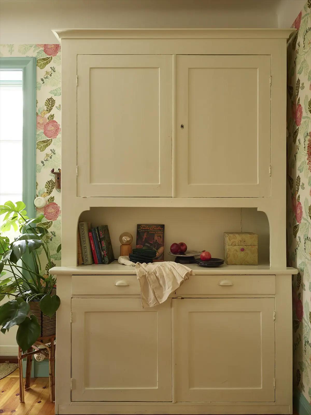 1960s buffet cabinet