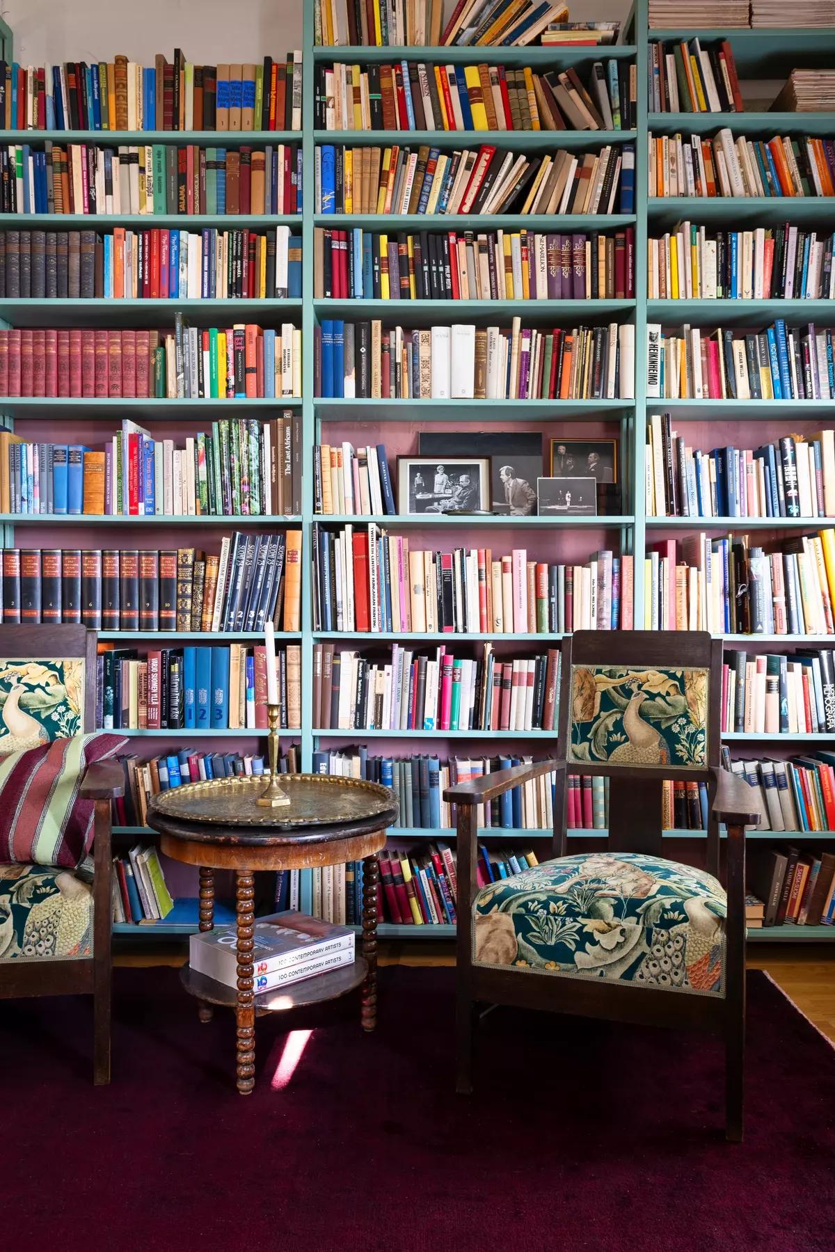 Bookshelf reaching to the ceiling